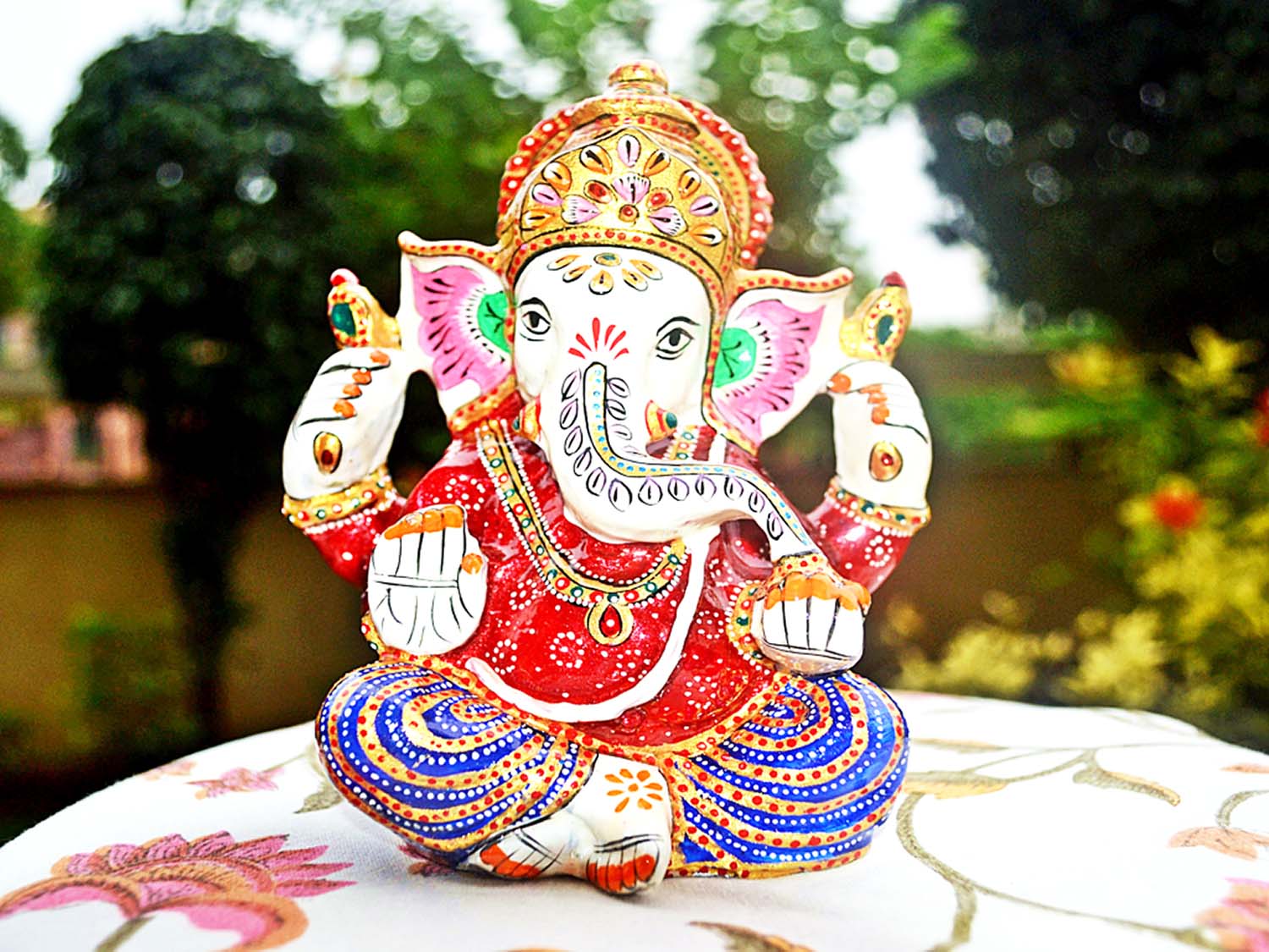 Download lovely Vinayak clay crafted image!